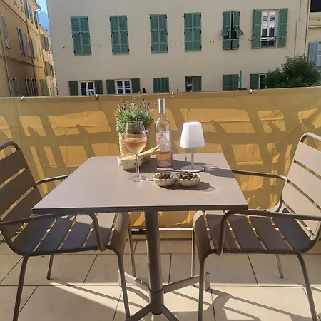 Victoria - Carre D'or - Terrasse - 50 M *